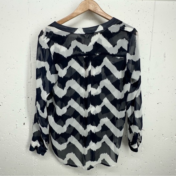 Collective Concepts Stitch Fix size Small Navy Blue and White Sheer Blouse NEW - Picture 4 of 10